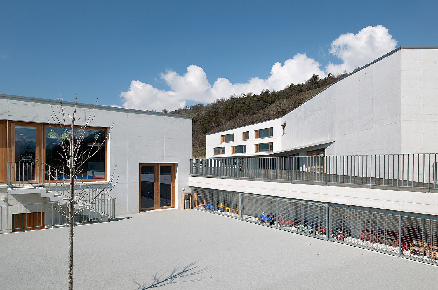 阿尔卑斯山谷间的小学校(图5)